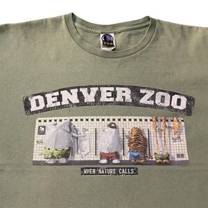Vintage Y2K Denver Zoo When Nature Calls Animal Urinal Graphic T‑Shirt 2XL Green
